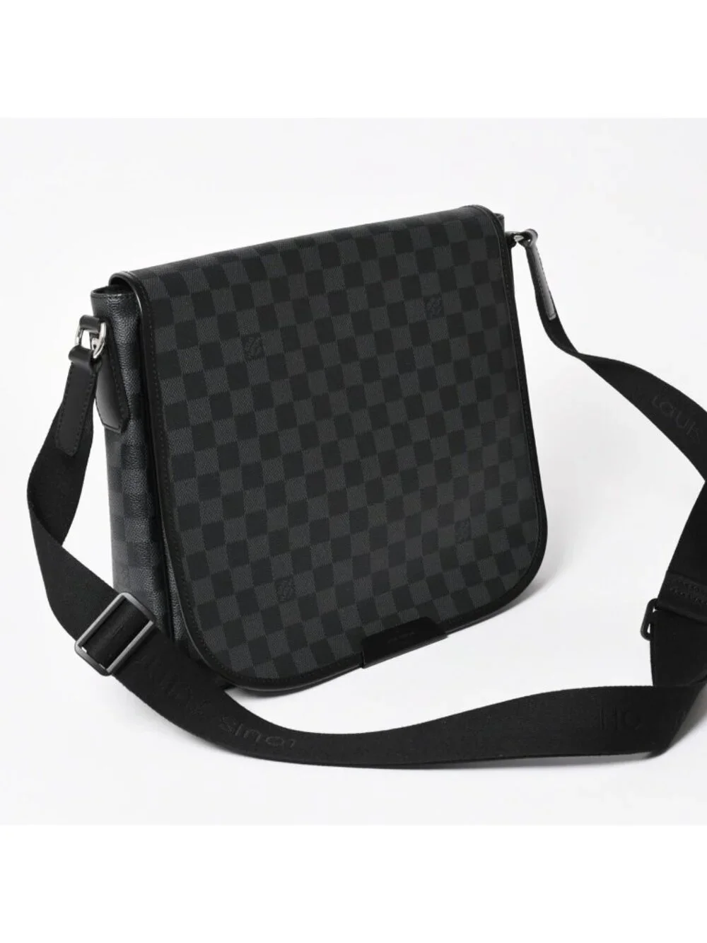 Louis Vuitton Daniel MM Shoulder Bag Damier Graphite Black Silver